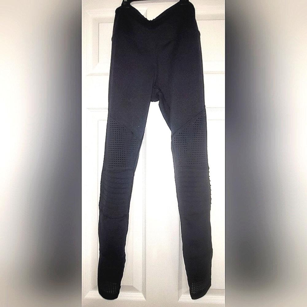 Zyia Actice black moto light and tight leggings